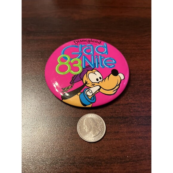 Disneyland 1983 Grad Nite Pluto Button Pin - Picture 2 of 3